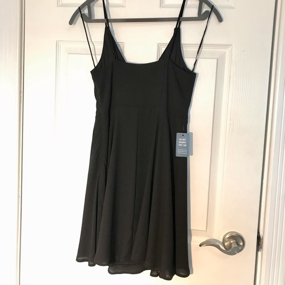 XS LBD FROM EXPRESS - Picture 6 of 8